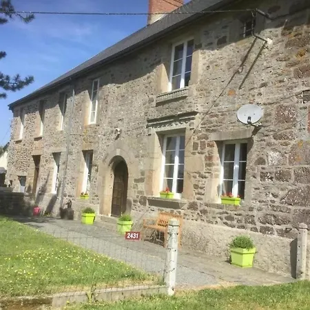 La Petellerie, maison de campagne avec piscine pour un séjour détente Moyon Extérieur photo