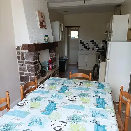 La Petellerie, maison de campagne avec piscine pour un séjour détente Moyon Extérieur photo