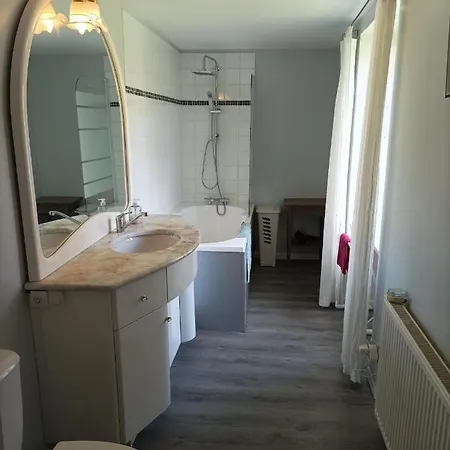 La Petellerie, maison de campagne avec piscine pour un séjour détente Moyon Extérieur photo