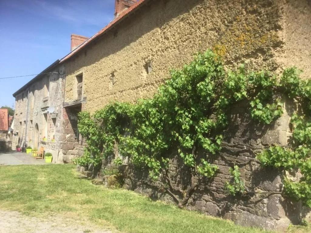 La Petellerie, Avec Piscine Pour Un Détente Moyon